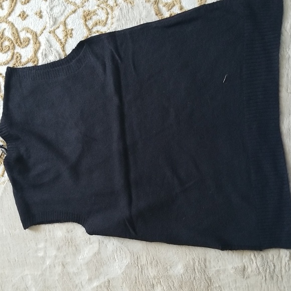 Top col V SLEEVLESS - Picture 8 of 8